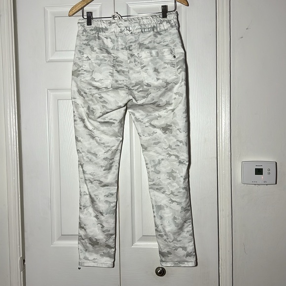 Flog Camo Highwaist Pant 28 - Picture 5 of 11